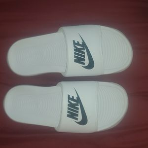 Nike Victori One Slides White and Black Size 9